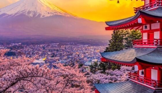 Fujiyoshida,,Japan,Beautiful,View,Of,Mountain,Fuji,And,Chureito,Pagoda